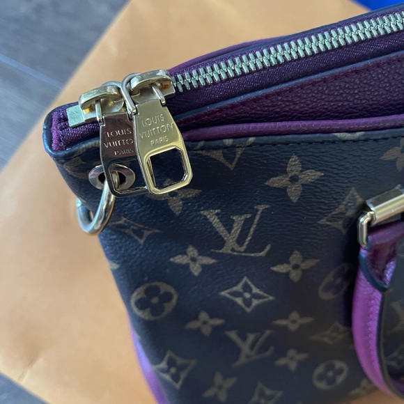 LOUIS VUITTON-AUTHENTIC Large Signature Logo Canvas Fuchsia Handbag - Picture 7 of 16